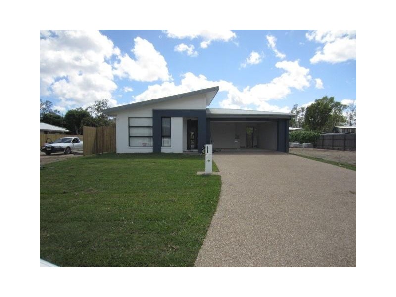 26 Hollanders Crescent, Kelso QLD 4815