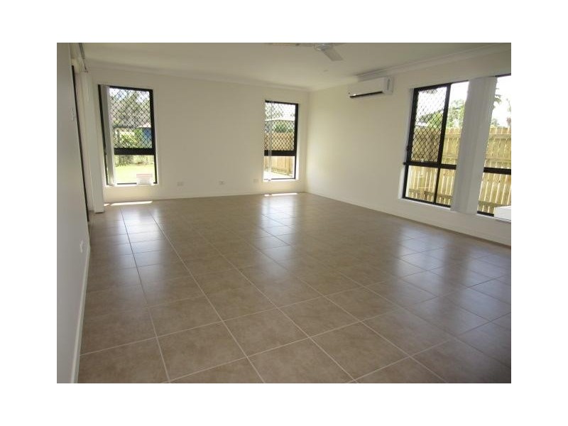 26 Hollanders Crescent, Kelso QLD 4815