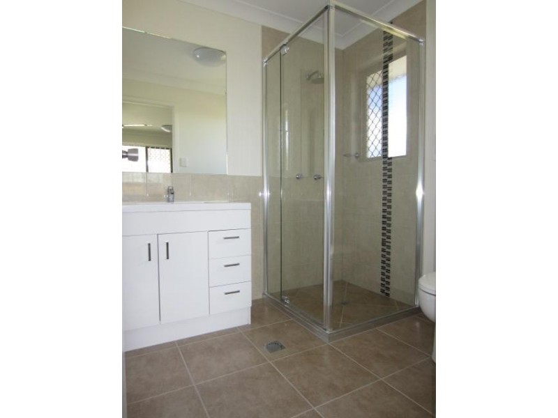 26 Hollanders Crescent, Kelso QLD 4815