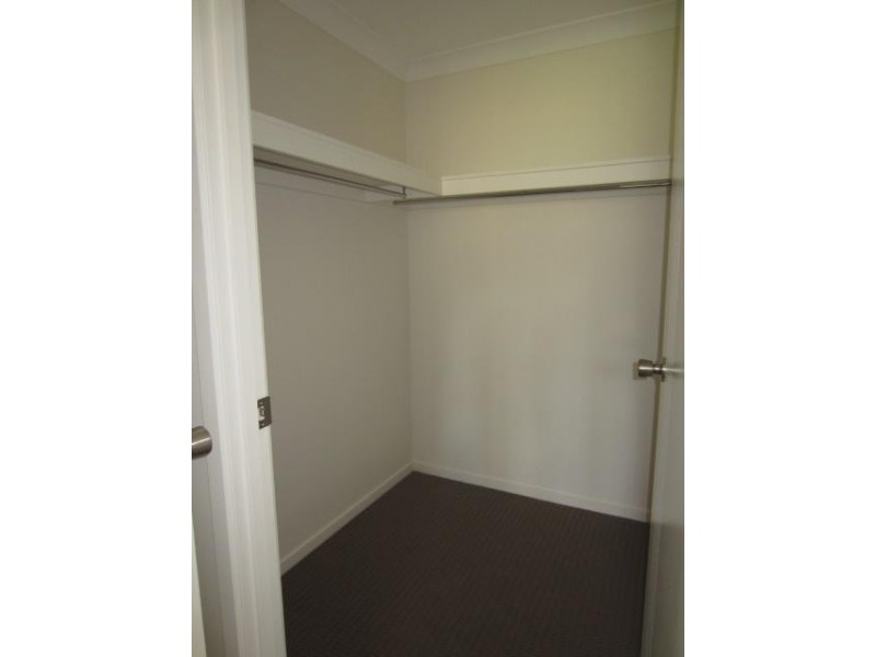 26 Hollanders Crescent, Kelso QLD 4815