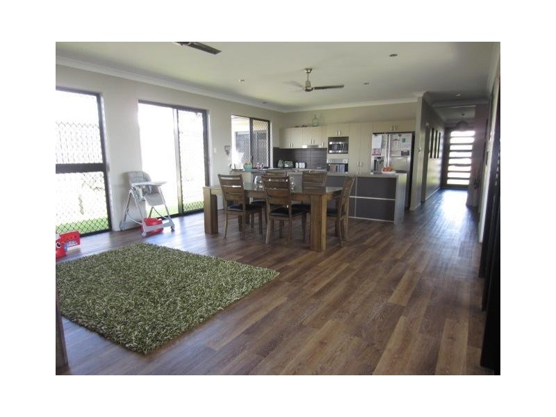 37 Bilbao Place, Bushland Beach QLD 4818