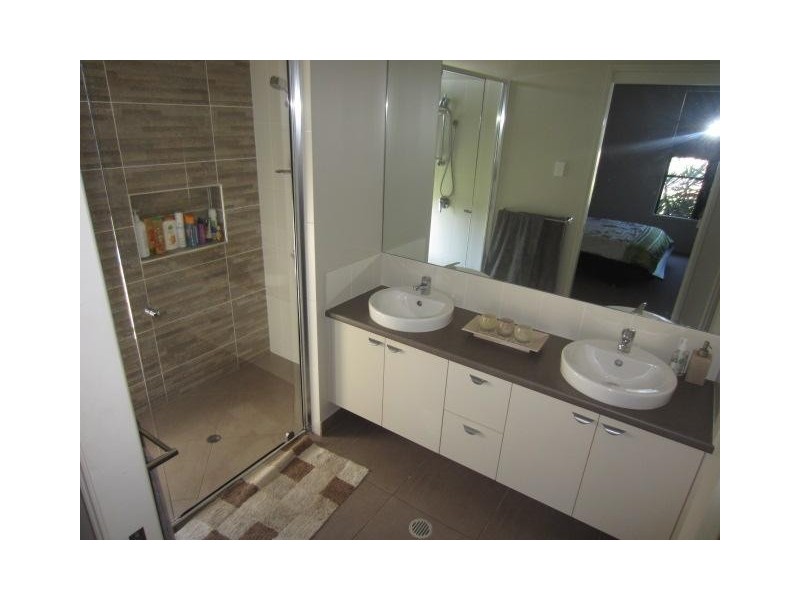 37 Bilbao Place, Bushland Beach QLD 4818