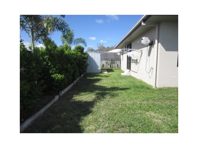 37 Bilbao Place, Bushland Beach QLD 4818