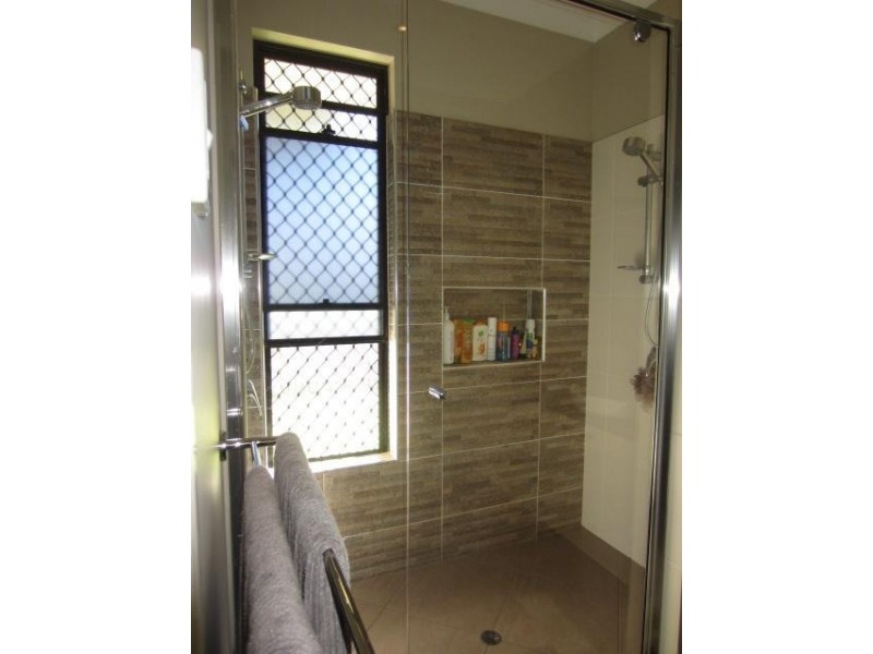 37 Bilbao Place, Bushland Beach QLD 4818