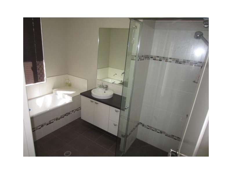 37 Bilbao Place, Bushland Beach QLD 4818