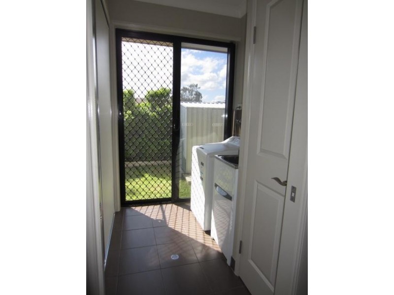 37 Bilbao Place, Bushland Beach QLD 4818