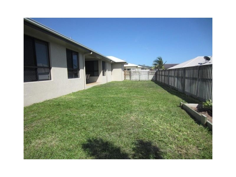 37 Bilbao Place, Bushland Beach QLD 4818