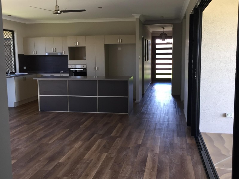 37 Bilbao Place, Bushland Beach QLD 4818