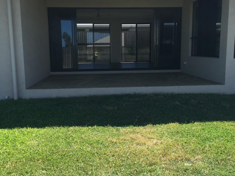 37 Bilbao Place, Bushland Beach QLD 4818