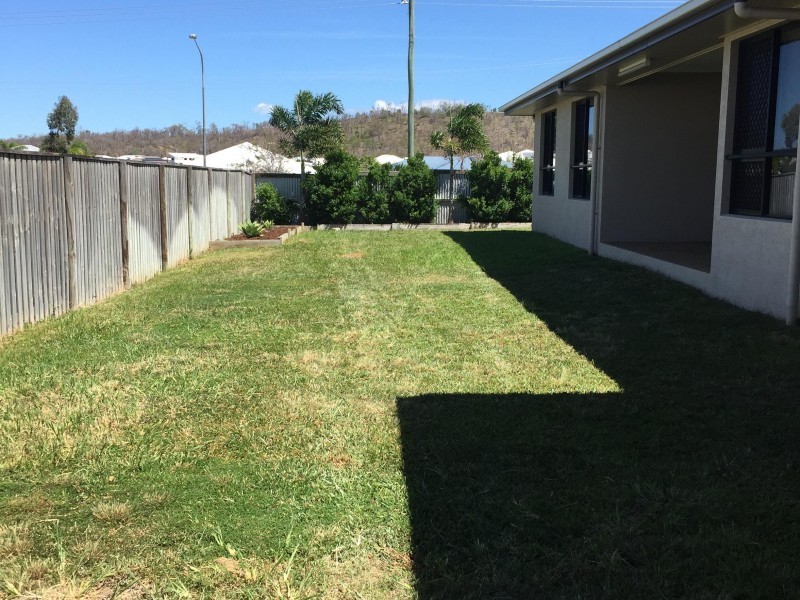 37 Bilbao Place, Bushland Beach QLD 4818