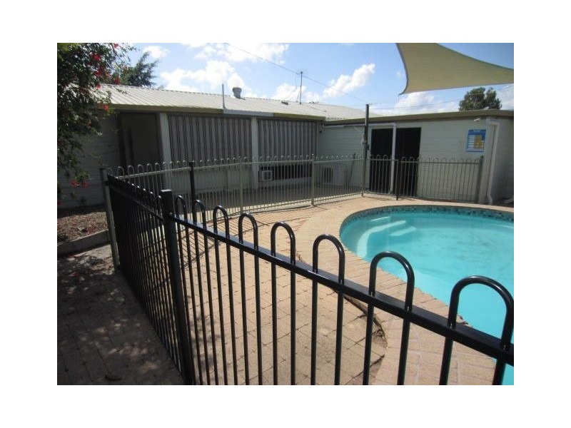 5 Davies Street, Mount Louisa QLD 4814