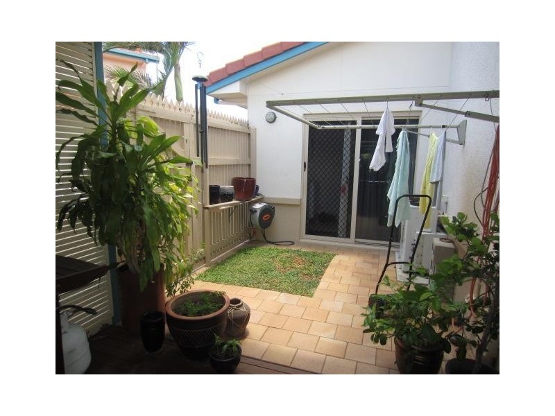 12/30  Martinez Avenue, West End QLD 4810