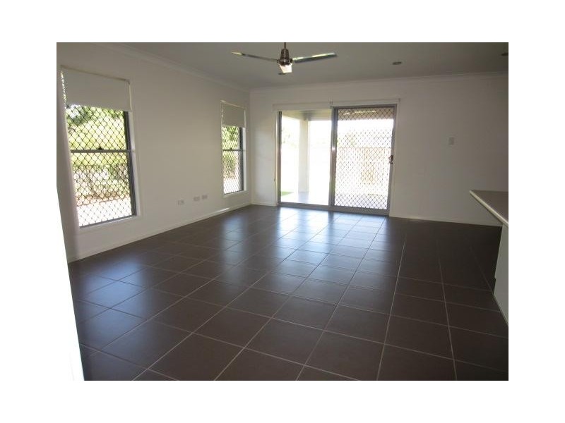 1/50 Boult Crescent, Burdell QLD 4818