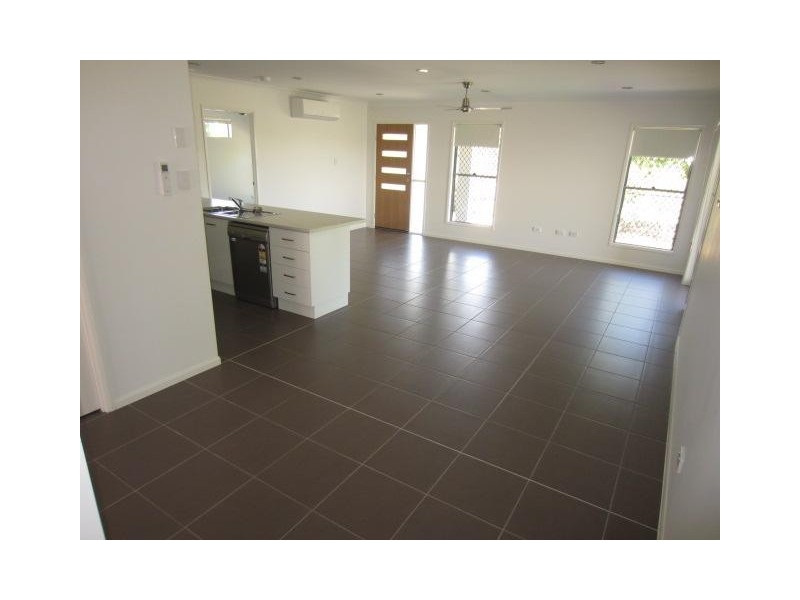 1/50 Boult Crescent, Burdell QLD 4818