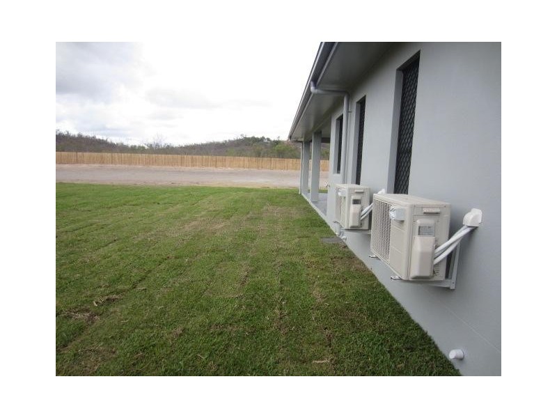 21 Eden Park Drive, Jensen QLD 4818