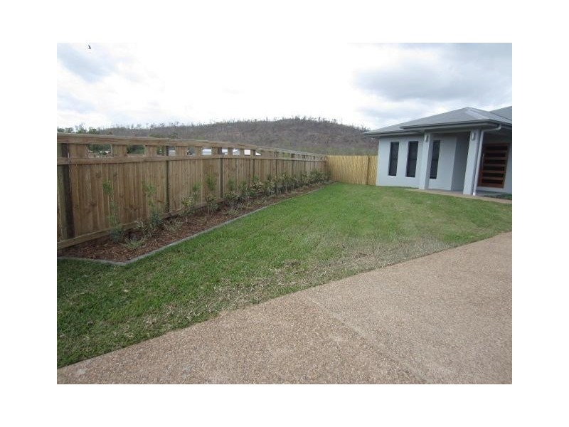 21 Eden Park Drive, Jensen QLD 4818