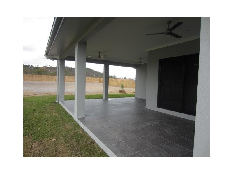 21 Eden Park Drive, Jensen QLD 4818