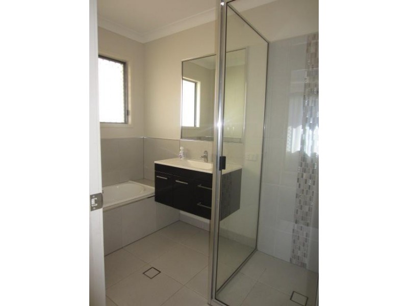 24  Baros Street, Burdell QLD 4818