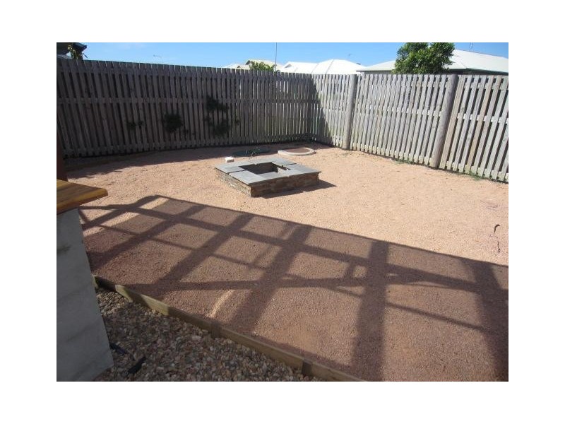 24  Baros Street, Burdell QLD 4818