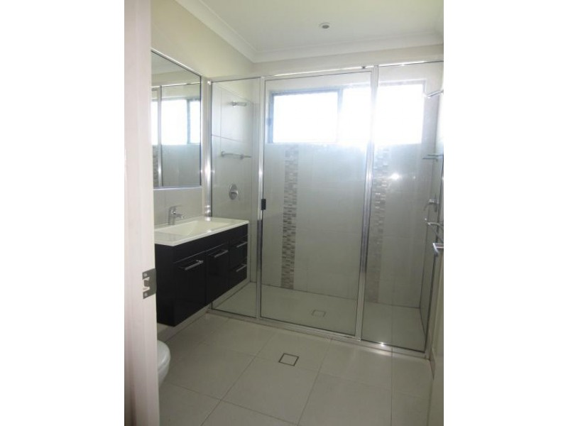 24  Baros Street, Burdell QLD 4818