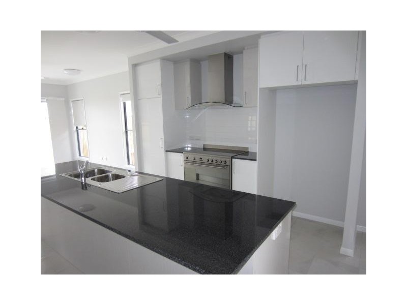 8 Ribaldo Circuit, Burdell QLD 4818