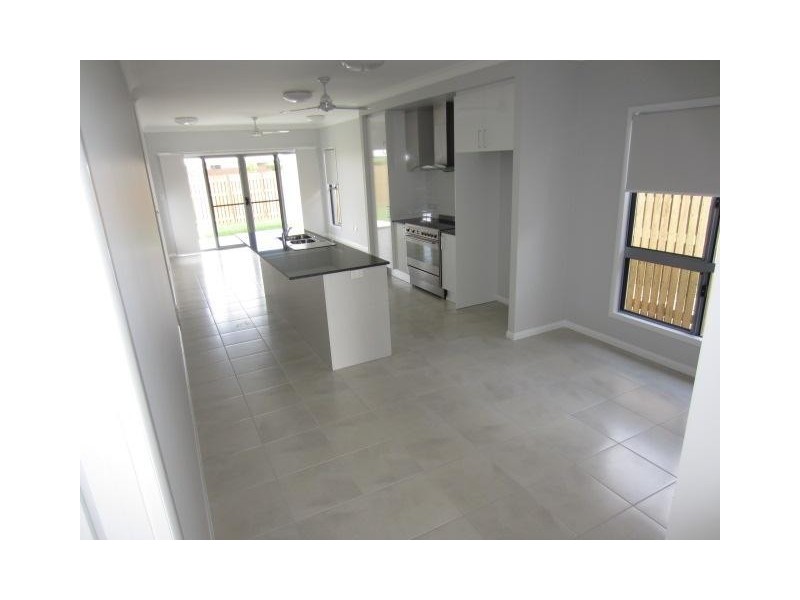 8 Ribaldo Circuit, Burdell QLD 4818