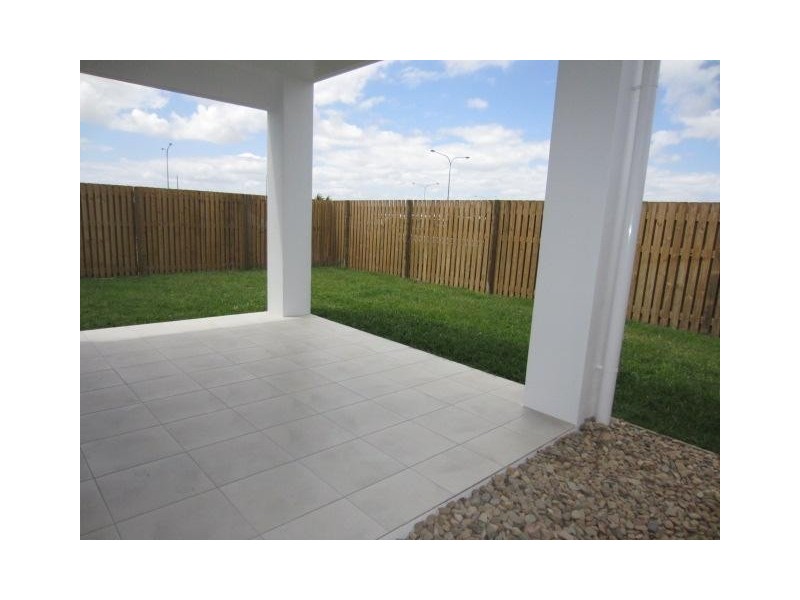 8 Ribaldo Circuit, Burdell QLD 4818