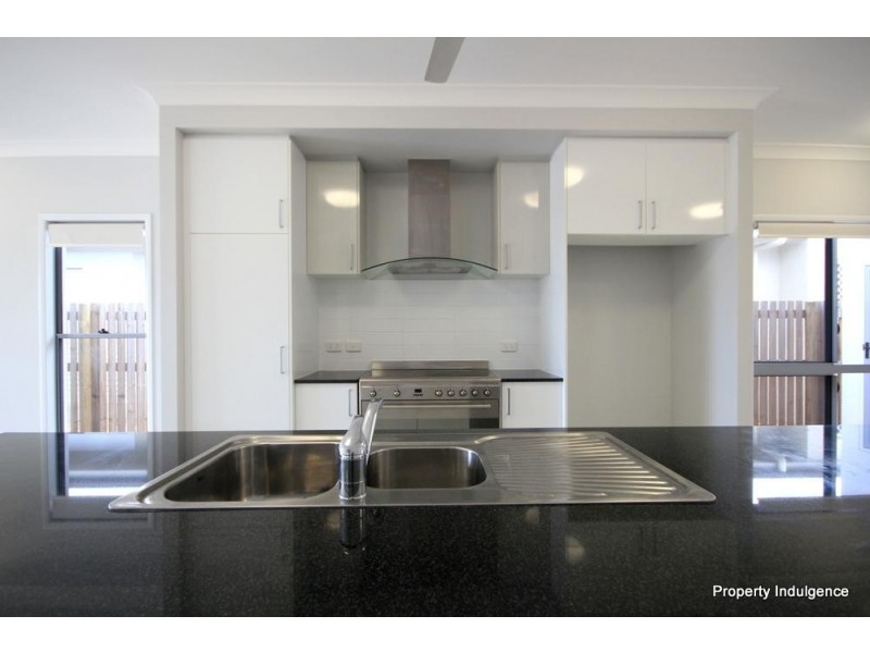 8 Ribaldo Circuit, Burdell QLD 4818