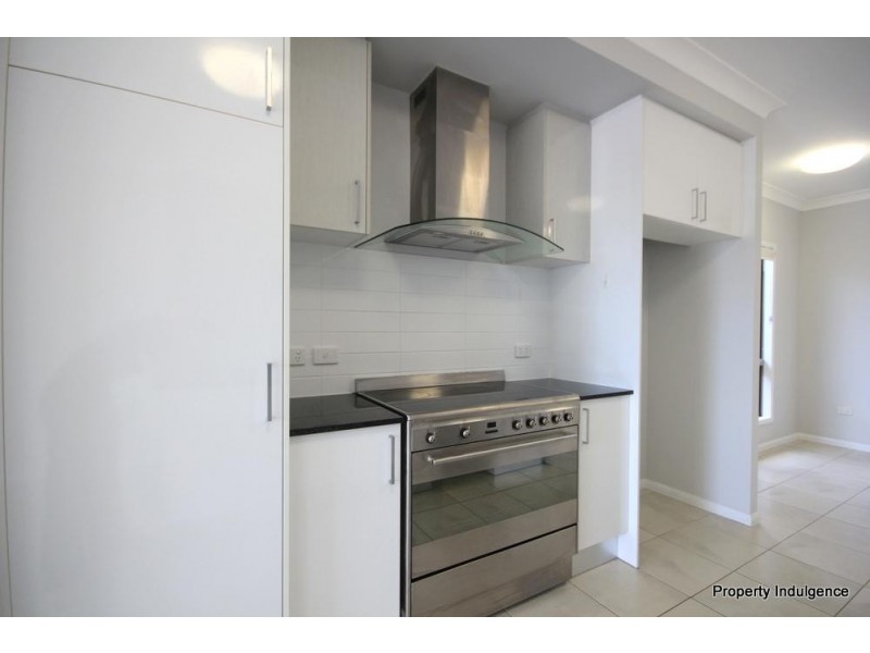 8 Ribaldo Circuit, Burdell QLD 4818