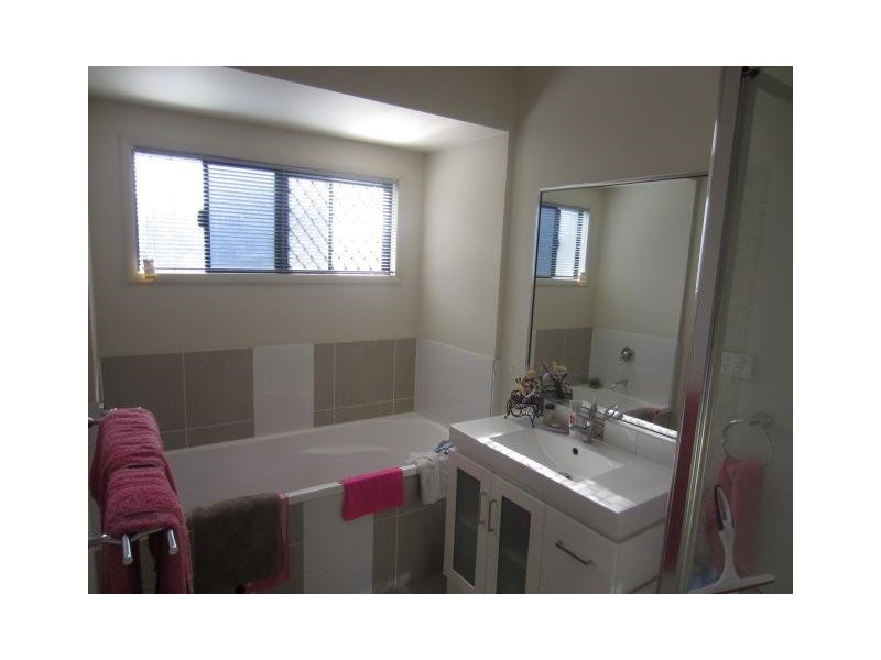 60 Biscayne Street, Burdell QLD 4818