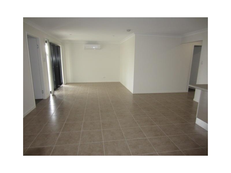 2/54 Margaret Ellen Drive, Kelso QLD 4815