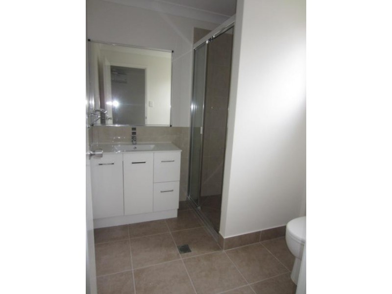 2/54 Margaret Ellen Drive, Kelso QLD 4815