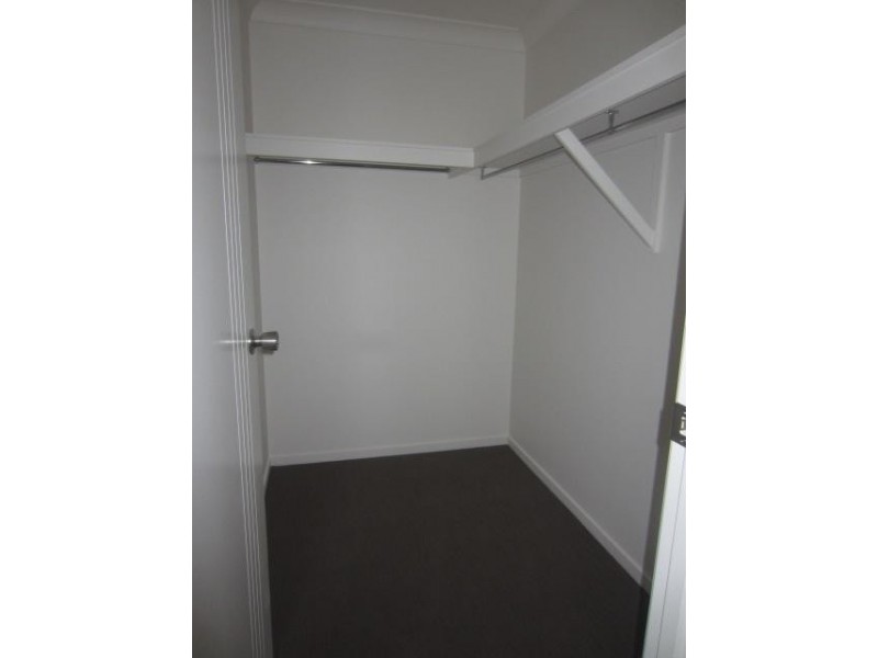 2/54 Margaret Ellen Drive, Kelso QLD 4815