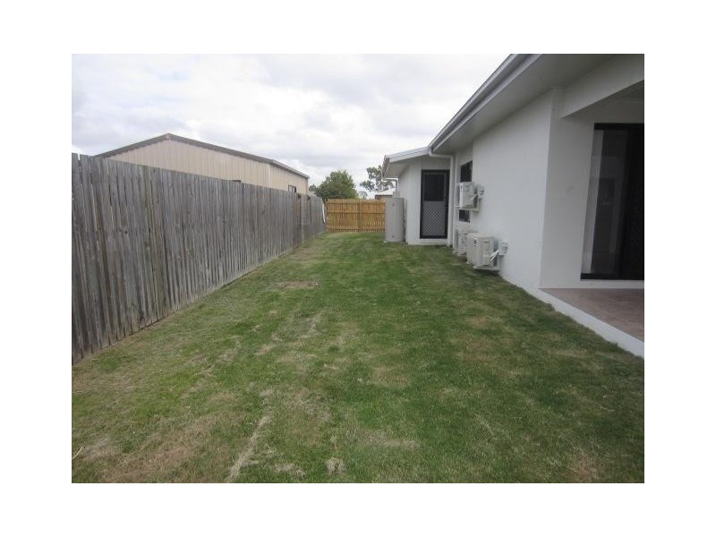 2/54 Margaret Ellen Drive, Kelso QLD 4815