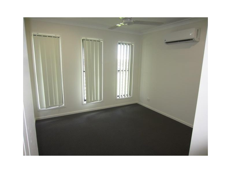 16 Thornbush Street, Mount Low QLD 4818