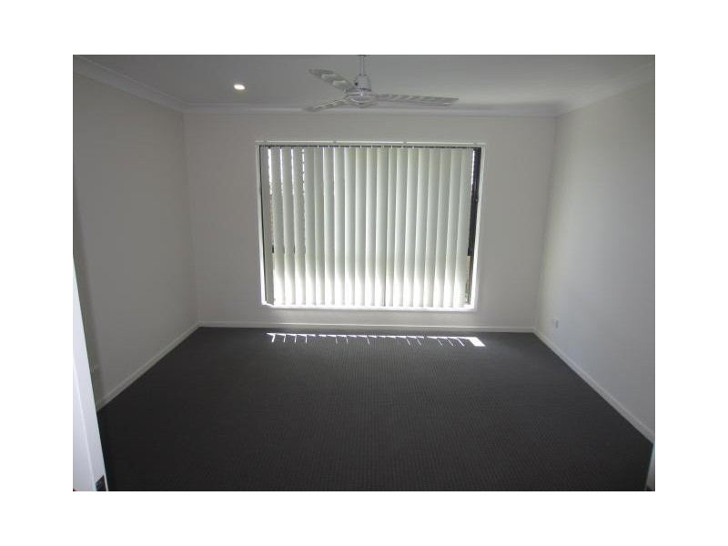 16 Thornbush Street, Mount Low QLD 4818