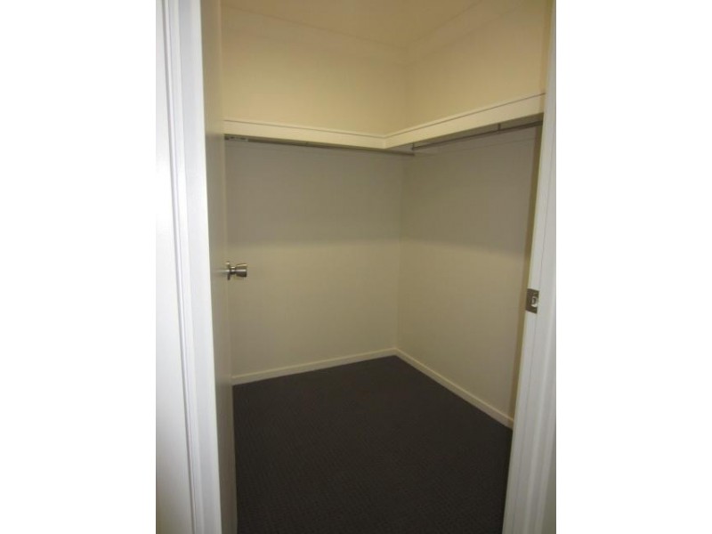 16 Thornbush Street, Mount Low QLD 4818