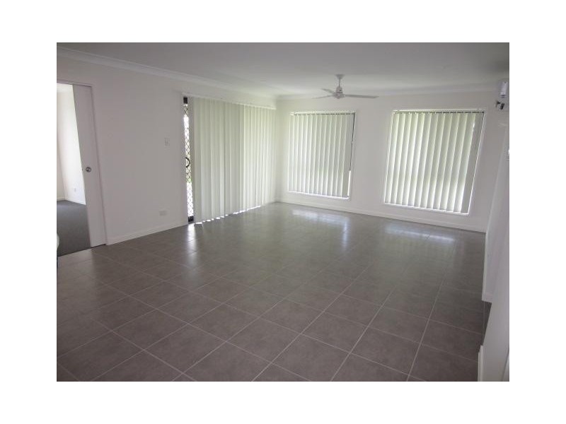 16 Thornbush Street, Mount Low QLD 4818