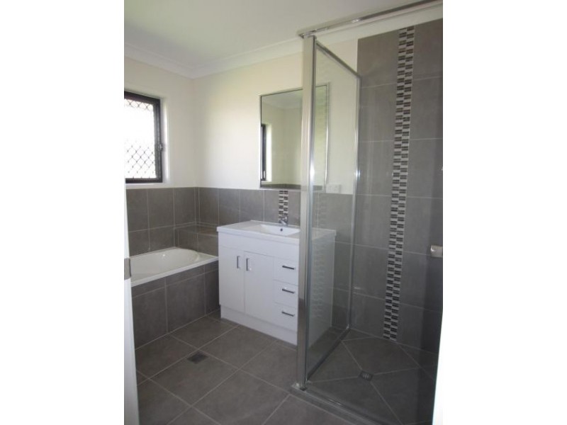 16 Thornbush Street, Mount Low QLD 4818