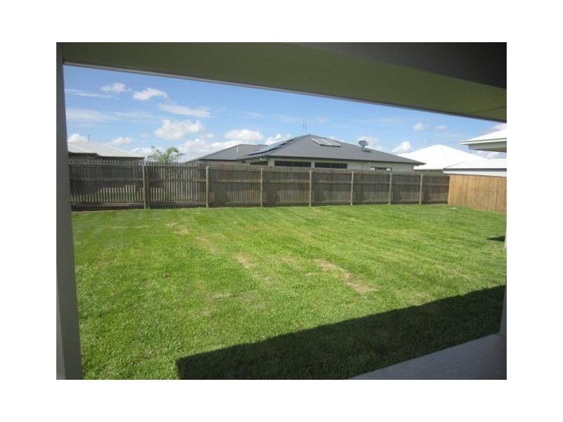 16 Thornbush Street, Mount Low QLD 4818