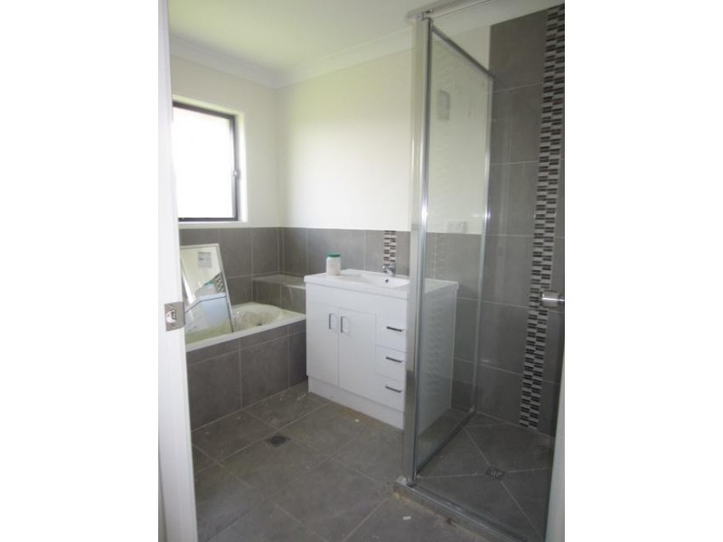 16 Thornbush Street, Mount Low QLD 4818