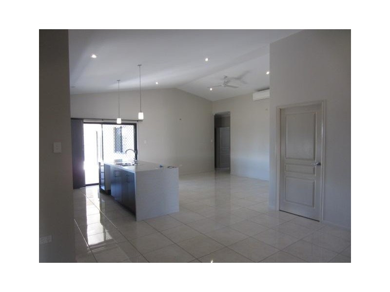 37  Daydream Circuit, Burdell QLD 4818