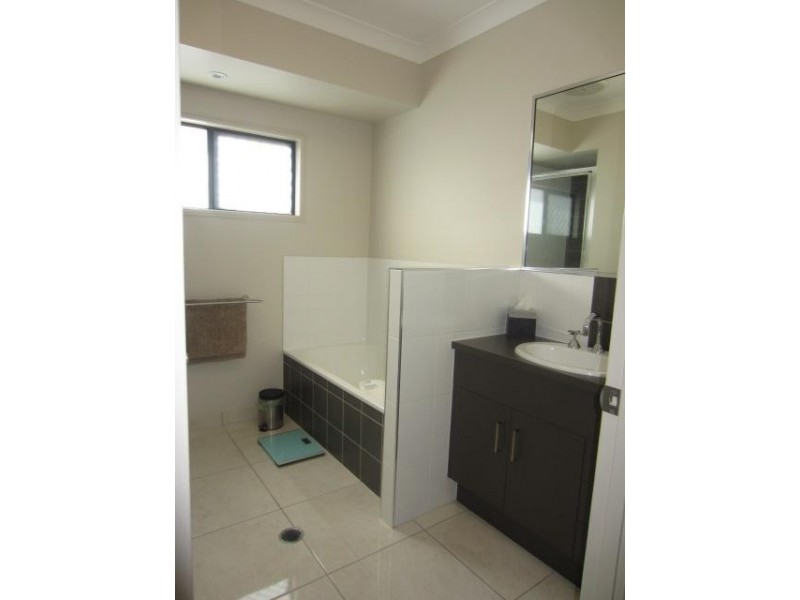 37  Daydream Circuit, Burdell QLD 4818