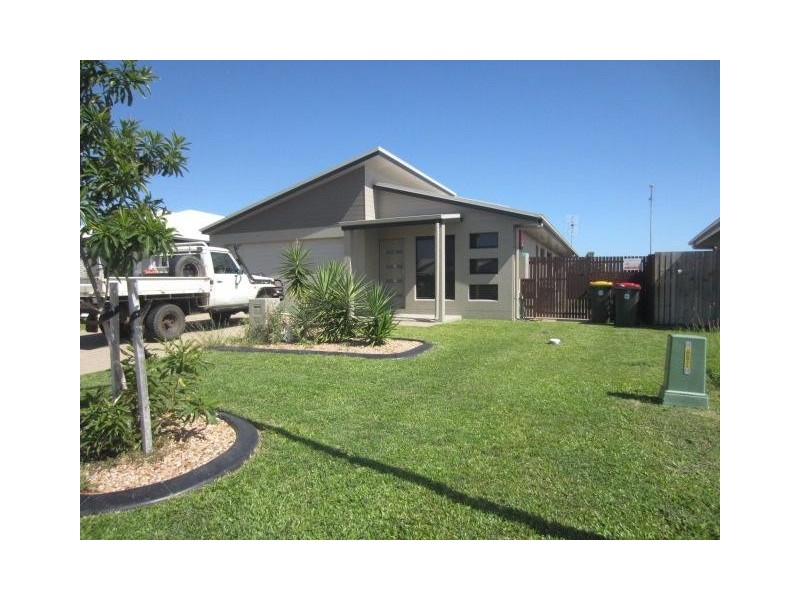 13 Daydream Circuit, Burdell QLD 4818