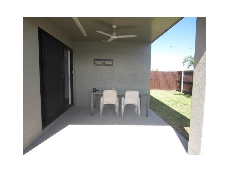 13 Daydream Circuit, Burdell QLD 4818