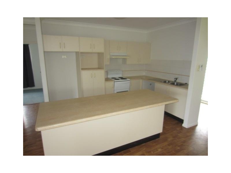 11 Kinnardy Street, Burdell QLD 4818