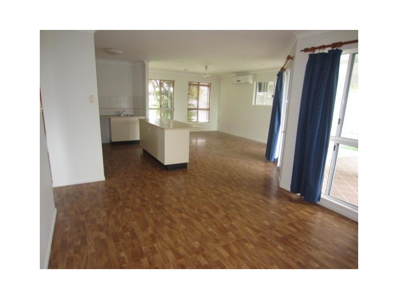 11 Kinnardy Street, Burdell QLD 4818