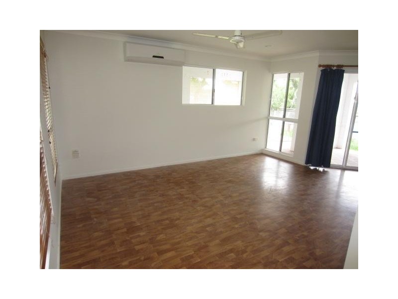 11 Kinnardy Street, Burdell QLD 4818