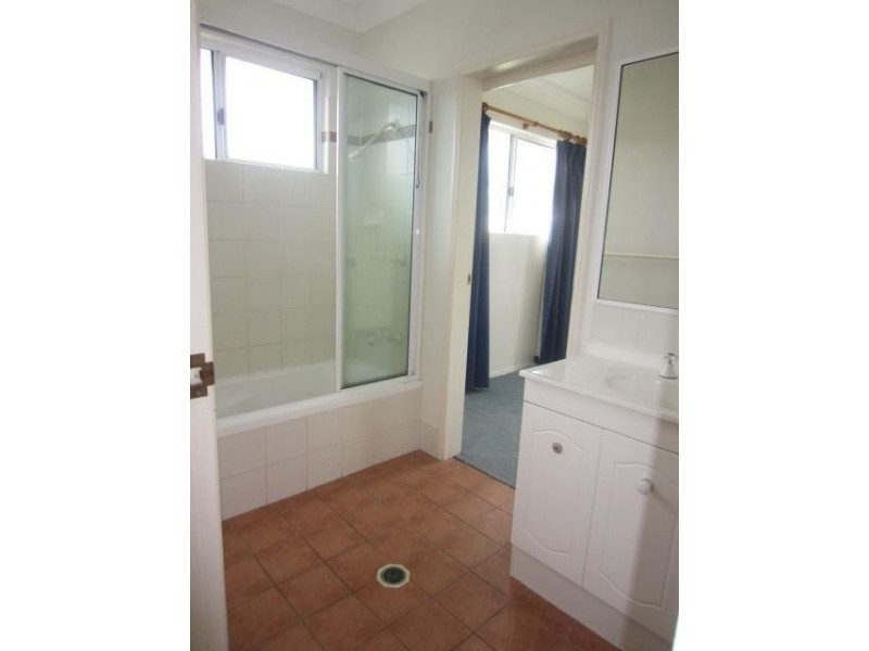 11 Kinnardy Street, Burdell QLD 4818