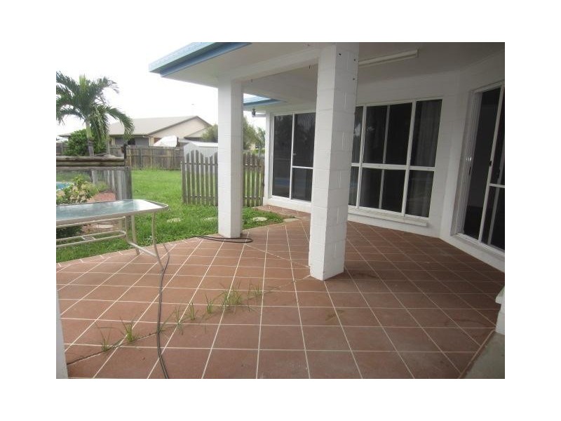 11 Kinnardy Street, Burdell QLD 4818